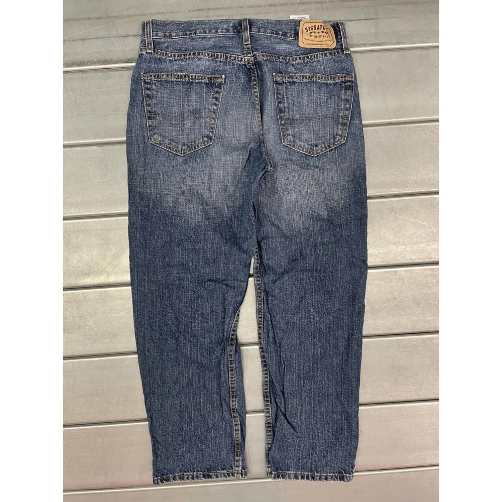 Signature Levis  Jeans Mens 33X29 Blue Medium Wash Denim Relaxed Leg 100% Cotton